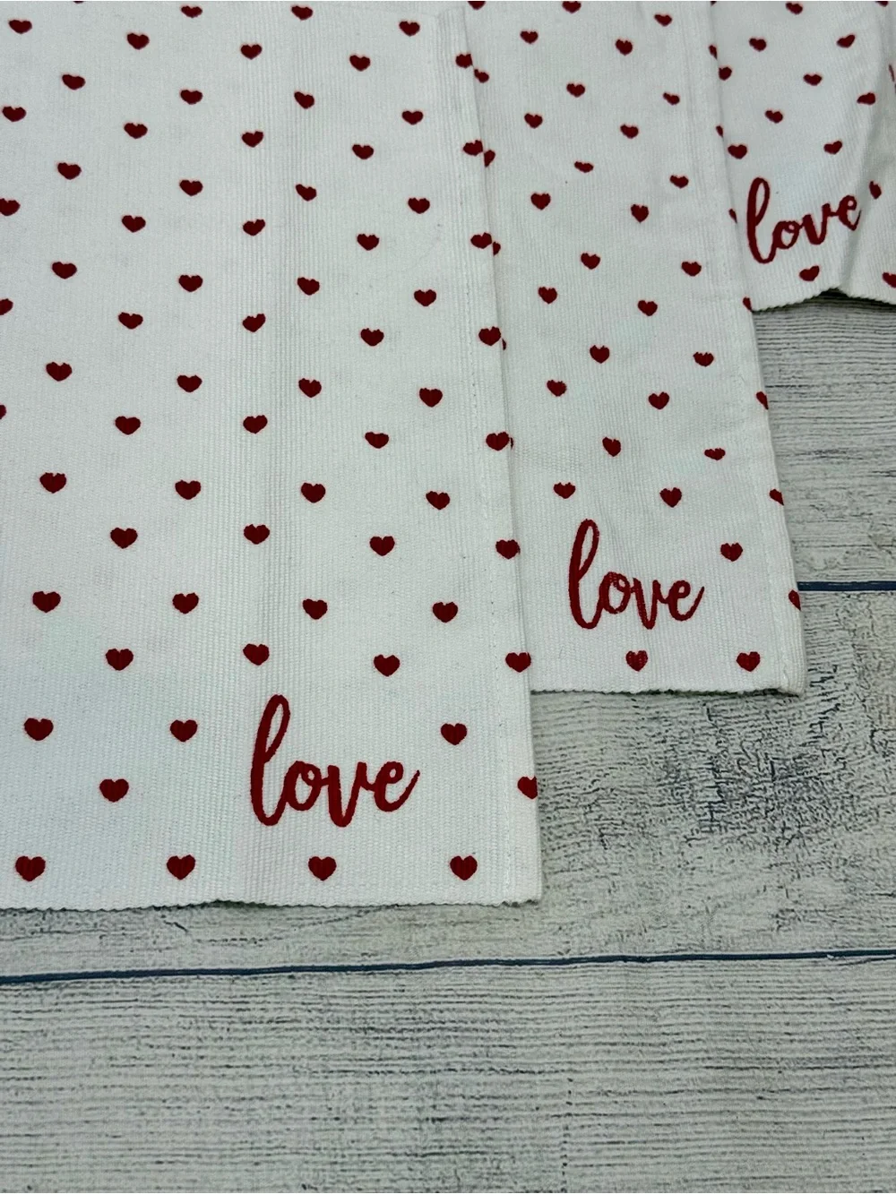 Set of 4 Valentine’s Day Heart Placemats White Red Hearts 100% Cotton 13x16.5in